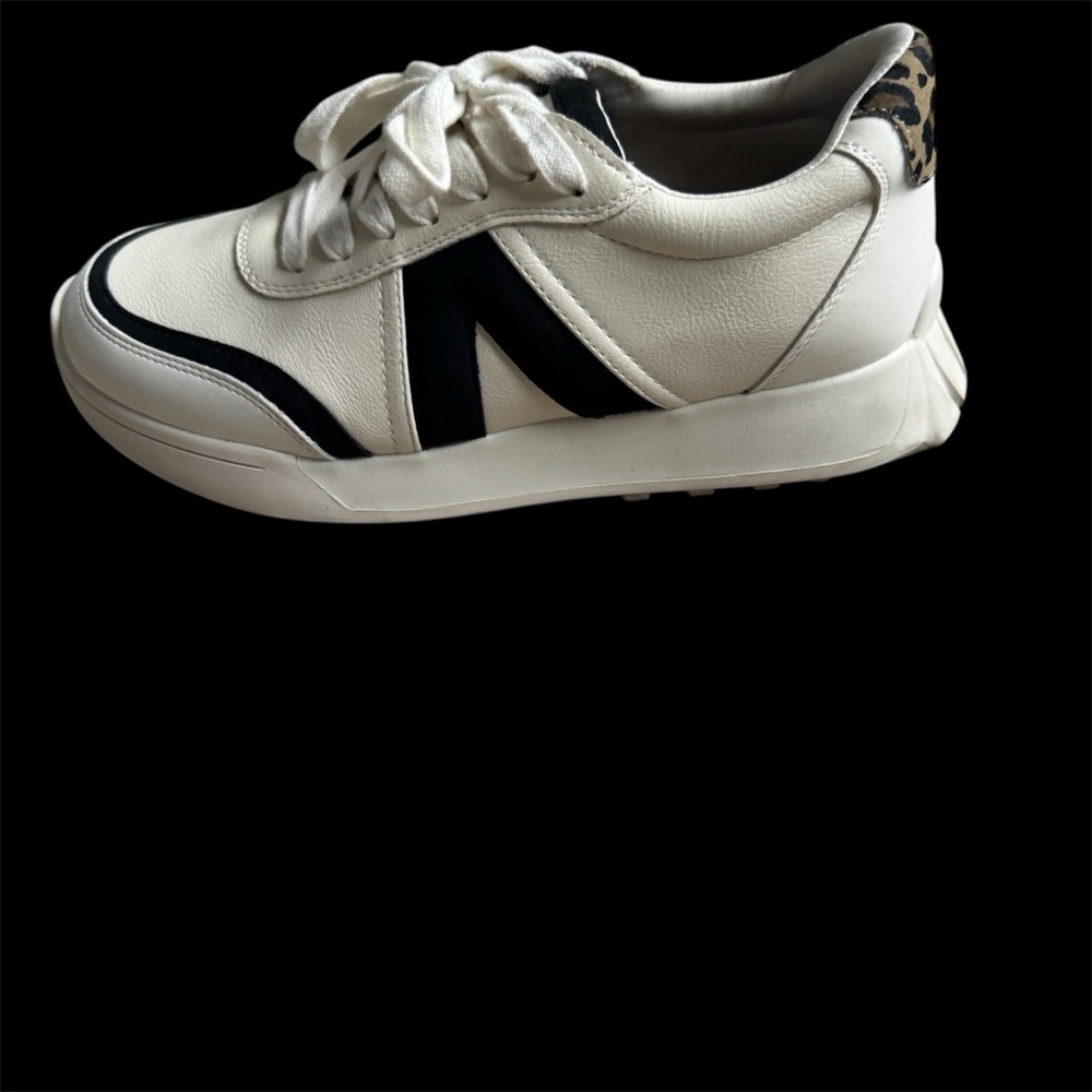 MIA White and Black Sneakers with Animal Print Heel Accent Neutral Colors Size 8 - Picture 4 of 10
